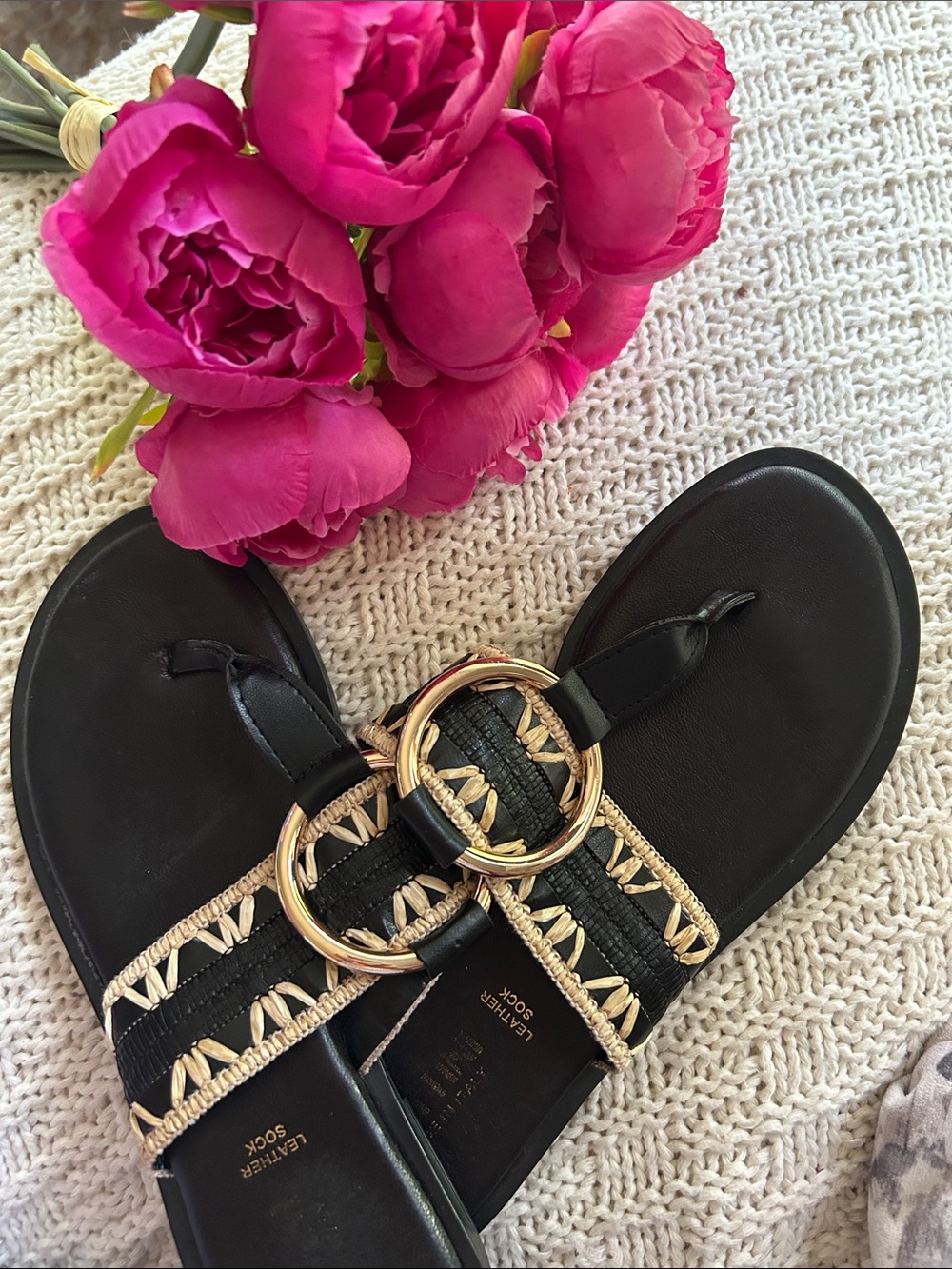 Black Leather Sandals with Gold Double Ring and Natural Straw Accent